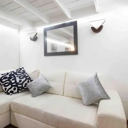 Via Dei Cestari Loft