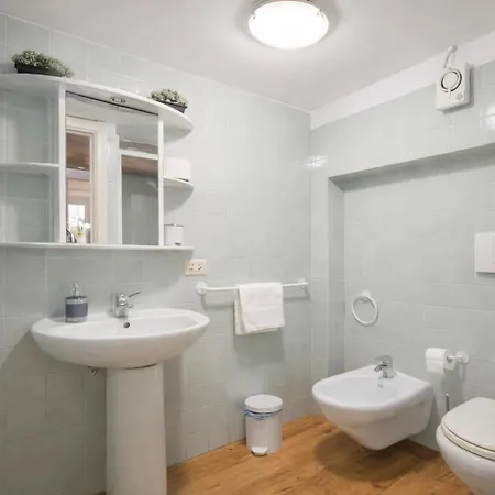 Via Dei Cestari Loft *